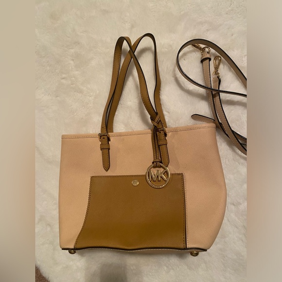 Michael Kors Purse - Picture 1 of 2